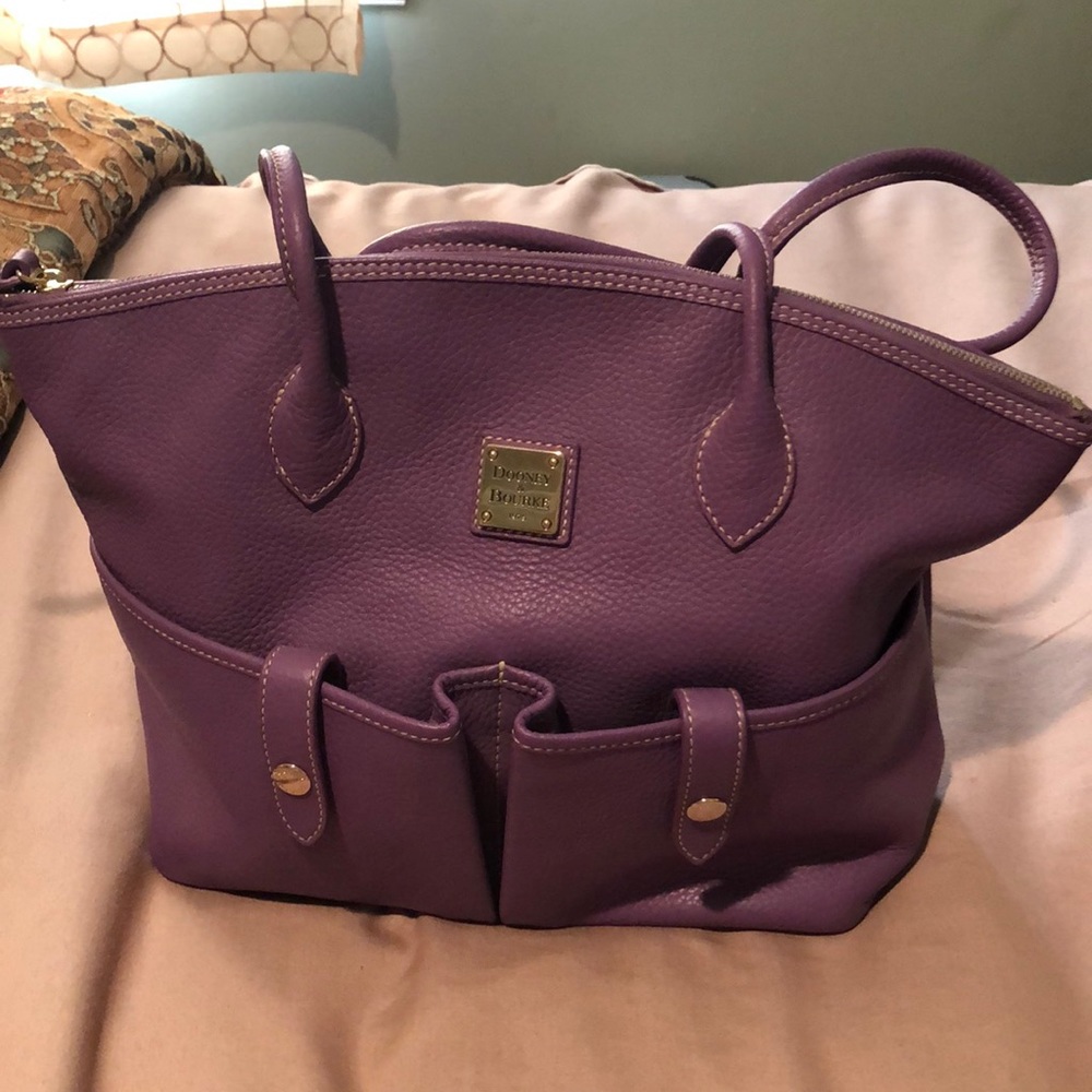 Dooney & Bourke crescent tote